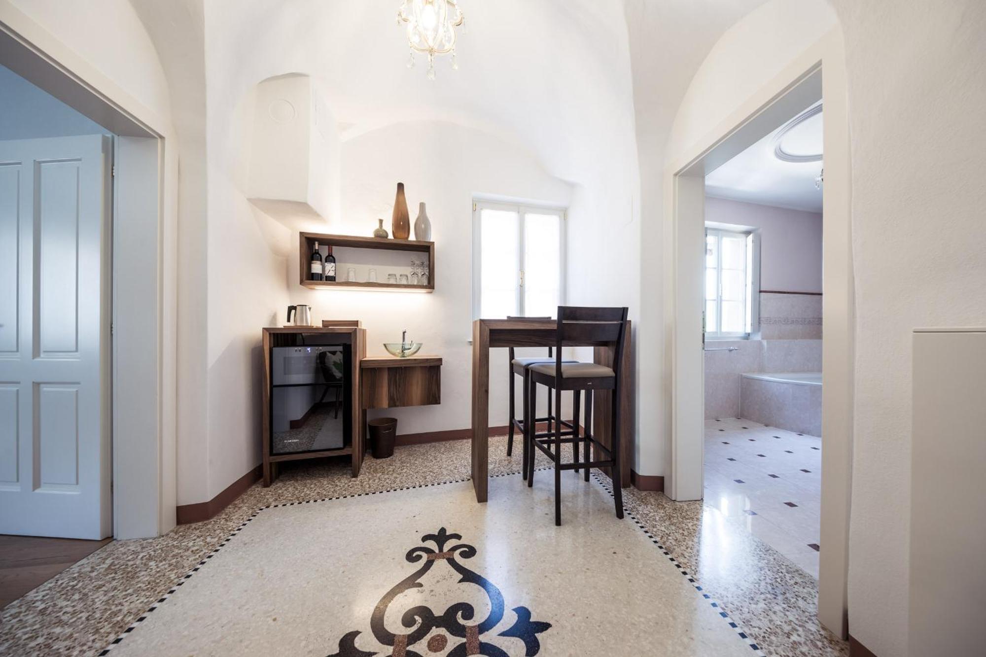 Romantik Hotel Jagdhof Caldaro Esterno foto