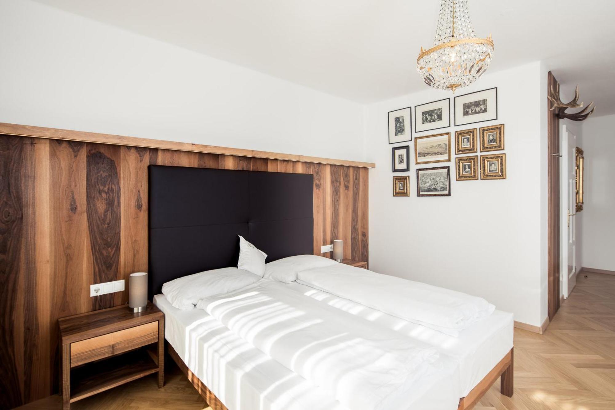 Romantik Hotel Jagdhof Caldaro Esterno foto