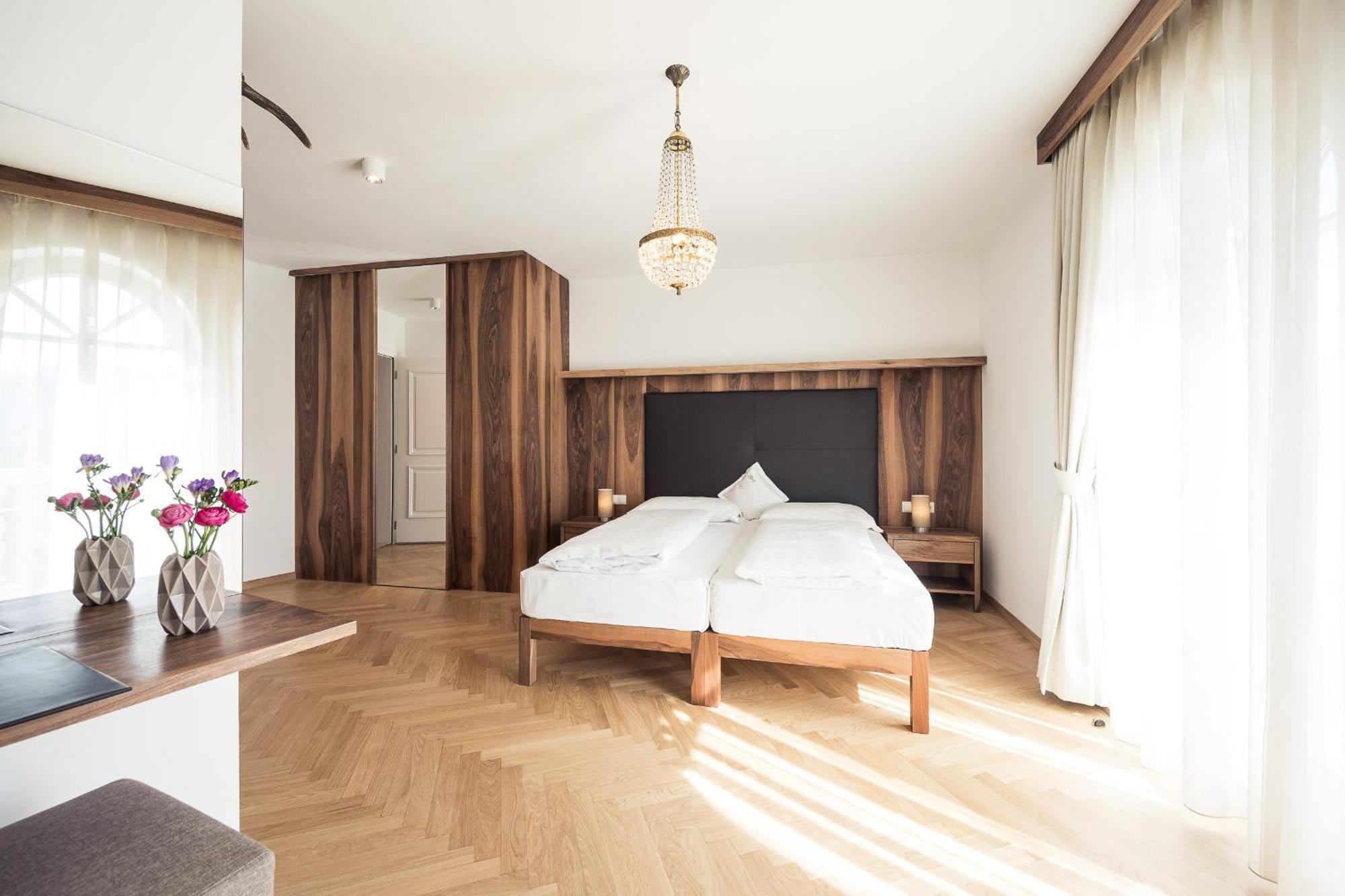 Romantik Hotel Jagdhof Caldaro Esterno foto