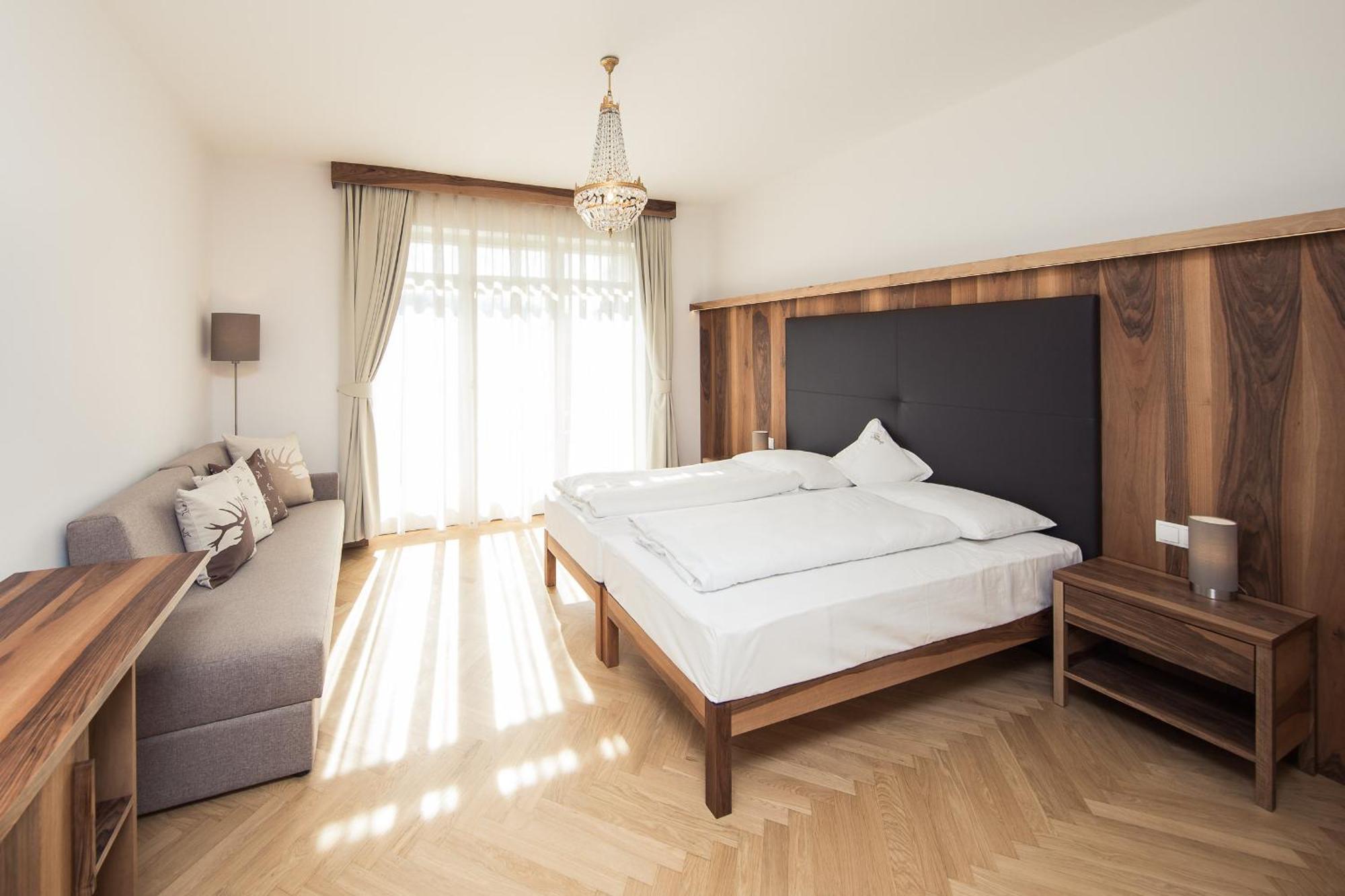Romantik Hotel Jagdhof Caldaro Esterno foto