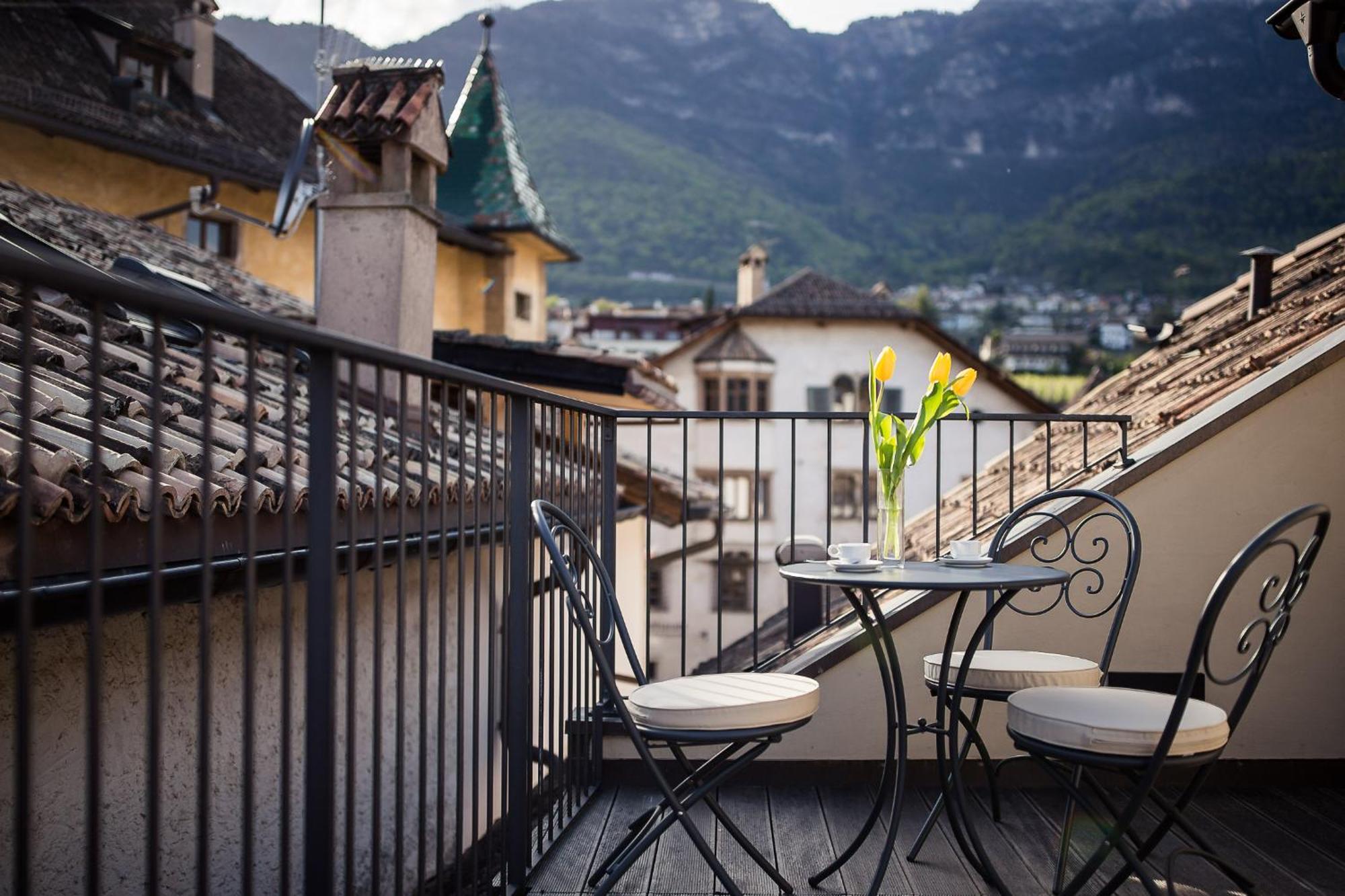 Romantik Hotel Jagdhof Caldaro Esterno foto